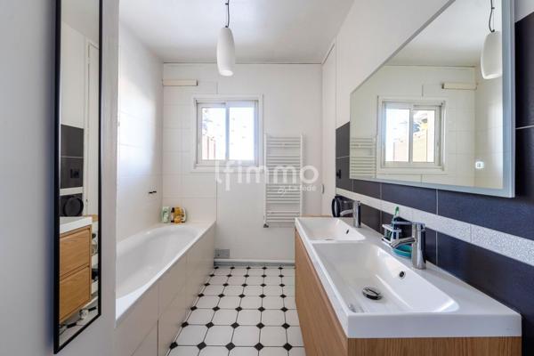 Appartement T5/T6 de 130m2 - Saint Tronc 13010