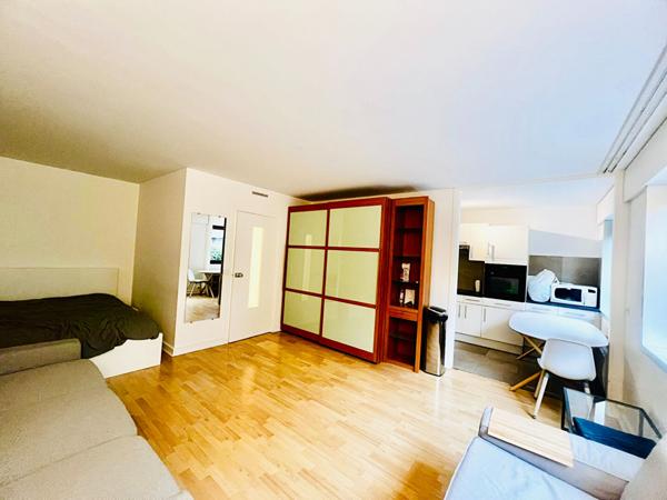 Triangle d'or - Location Grand Studio - 39 m2