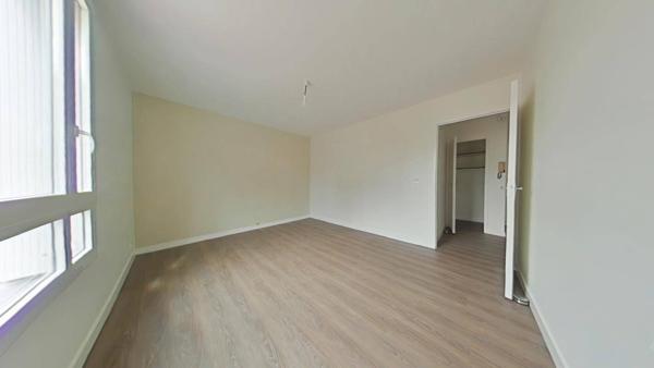 Appartement 1 pièce                                        - 42000 Saint-Étienne Réf : 9961