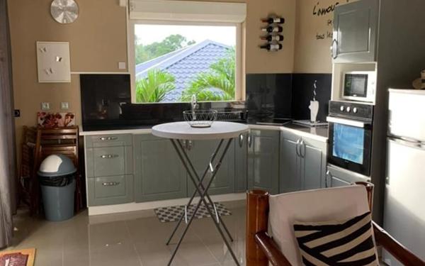 Appartement à louer    3 pièces • 50 m2 Le Gosier