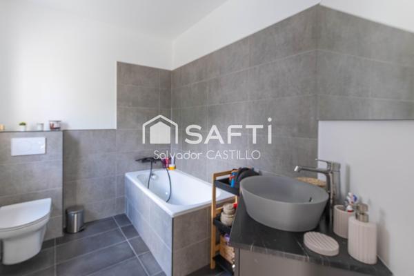 MAISON FAMILIALE, LUMINEUSE ET CALME