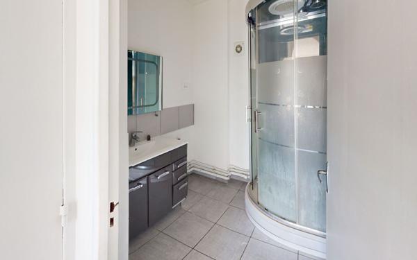 Appartement à vendre    4 pièces • 65,15 m2 Bron