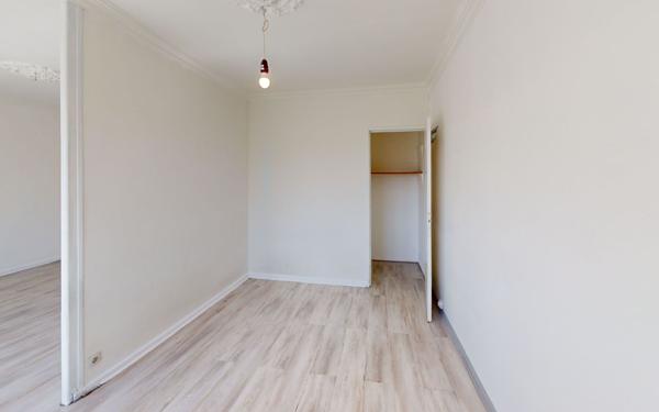 Appartement à vendre    4 pièces • 65,15 m2 Bron