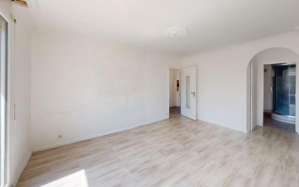 Appartement à vendre    4 pièces • 65,15 m2 Bron