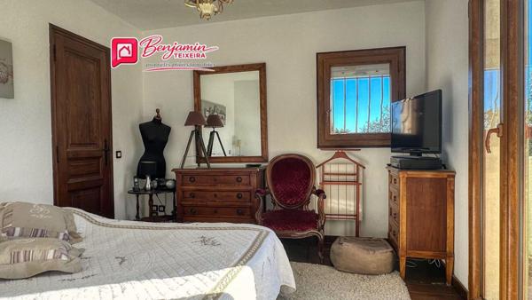 Villa Sainte Maxime 6 pièce(s) 117 m2 - Garage 27m² - Vue mer - piscine