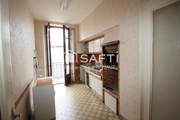 Maison de 200m² sur grand sous-sol de 200m², dépendance, terrasse et jardin