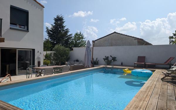 Maison à vendre    7 pièces •  Royan