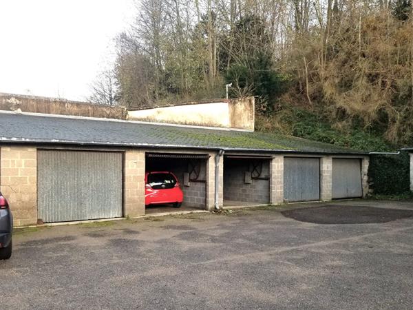 Ensemble de 5 garages à EPERNON