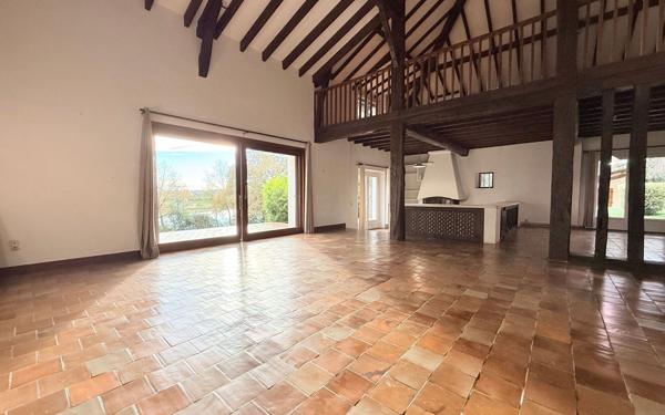 Maison à vendre    5 pièces • 265 m2 Aire-sur-l'Adour