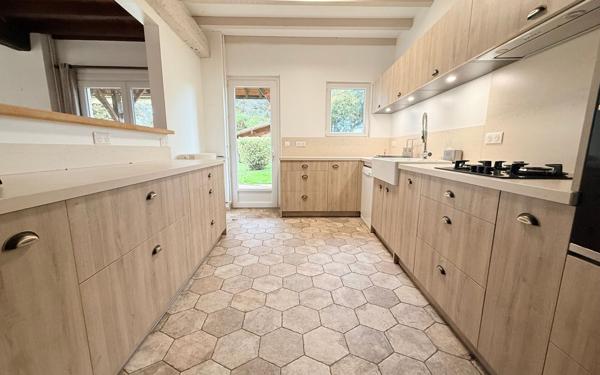 Maison à vendre    5 pièces • 265 m2 Aire-sur-l'Adour