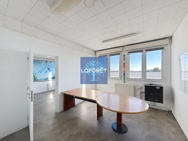 Location local commercial Saint-Léonard - 150 m² - 875 €/mois