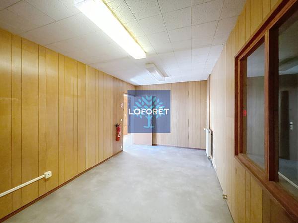 Location local commercial Saint-Léonard - 150 m² - 875 €/mois