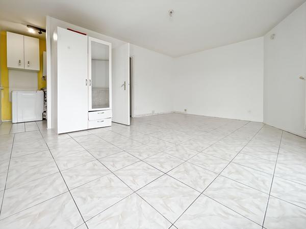 Appartement Bordeaux 1 pièce 26 m2 proche France 3 TERRASSE