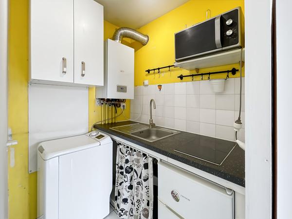 Appartement Bordeaux 1 pièce 26 m2 proche France 3 TERRASSE