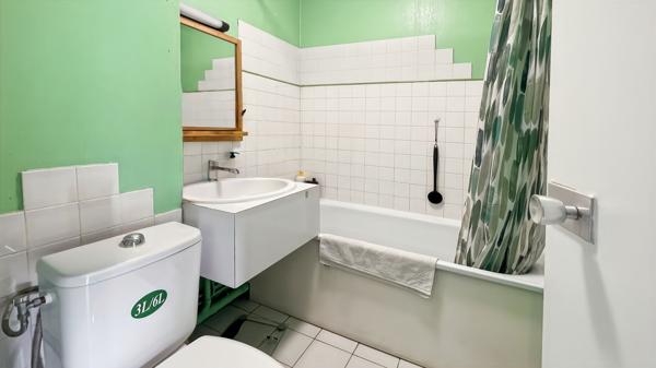 Appartement Bordeaux 1 pièce 26 m2 proche France 3 TERRASSE