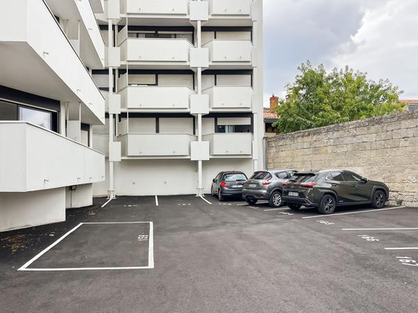 Appartement Bordeaux 1 pièce 26 m2 proche France 3 TERRASSE