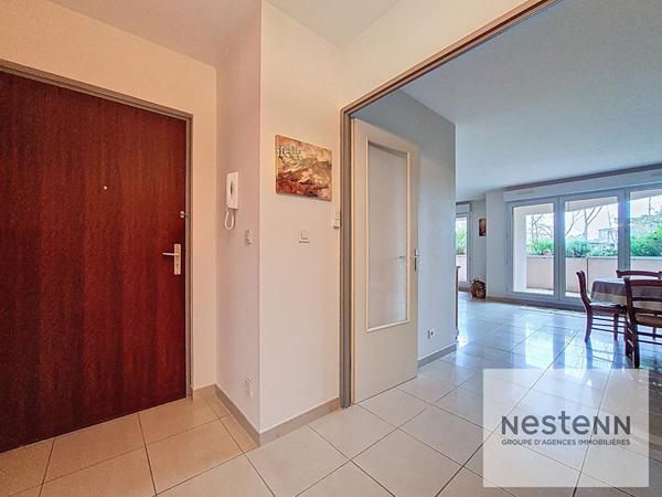 ORLEANS MADELEINE / BORDS DE LOIRE - T4 - DOUBLE RECEPTION (50m²) - TERRASSE - PLACE DE PARKING EN SOUS-SOL (accès avec ascenseur) - EXCELLENT DPE D !