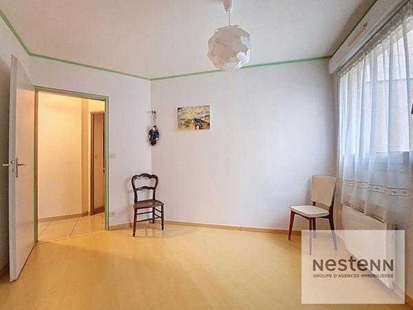 ORLEANS MADELEINE / BORDS DE LOIRE - T4 - DOUBLE RECEPTION (50m²) - TERRASSE - PLACE DE PARKING EN SOUS-SOL (accès avec ascenseur) - EXCELLENT DPE D !