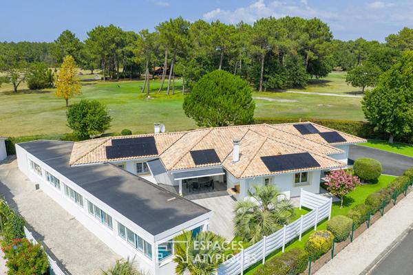Villa contemporaine sur le Golf et son bassin de nage unique