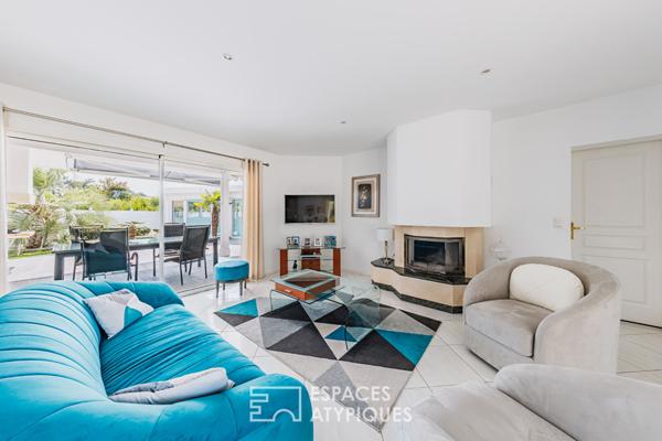 Villa contemporaine sur le Golf et son bassin de nage unique