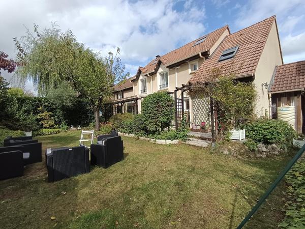Très Belle Maison Individuelle à qqs minutes à pied de la Gare RER Cergy-le-Haut 188M2 Habitable