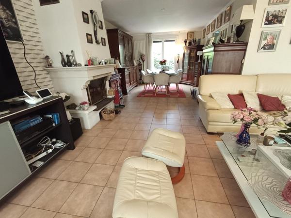 Très Belle Maison Individuelle à qqs minutes à pied de la Gare RER Cergy-le-Haut 188M2 Habitable