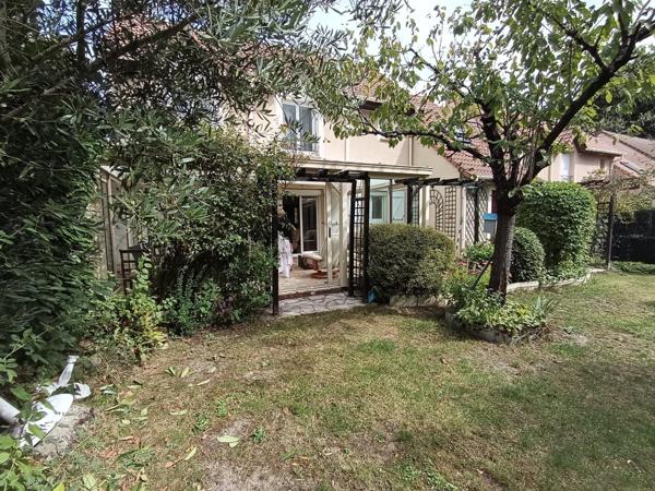 Très Belle Maison Individuelle à qqs minutes à pied de la Gare RER Cergy-le-Haut 188M2 Habitable