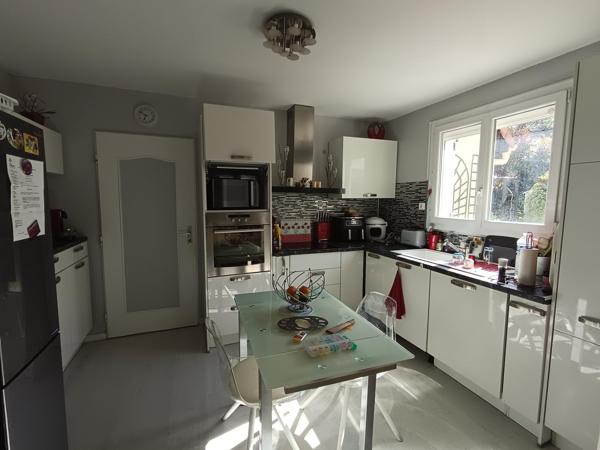 Très Belle Maison Individuelle à qqs minutes à pied de la Gare RER Cergy-le-Haut 188M2 Habitable