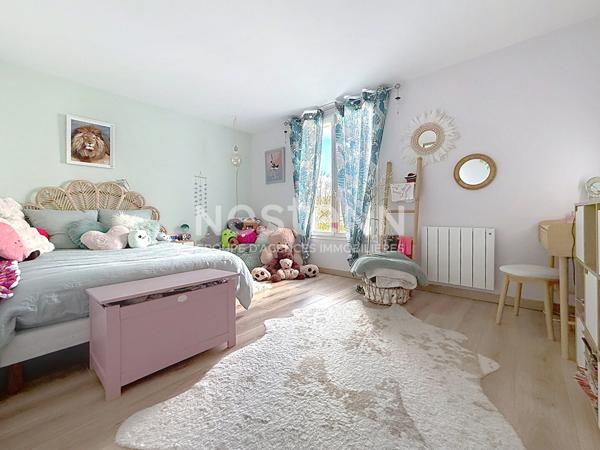 Visite virtuelle disponible : Maison Guyancourt Quartier Europe WEST PARK , 164m², plus de 185m² utiles, 4 chambres dont 1 suite parentale.