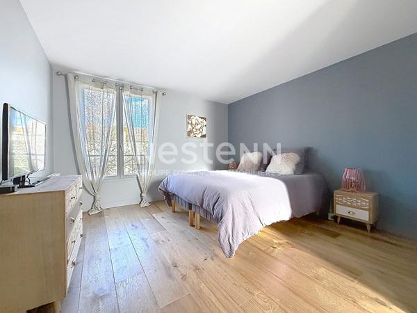 Visite virtuelle disponible : Maison Guyancourt Quartier Europe WEST PARK , 164m², plus de 185m² utiles, 4 chambres dont 1 suite parentale.