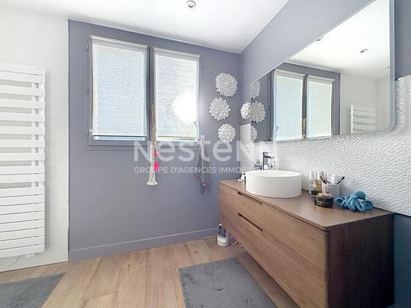 Visite virtuelle disponible : Maison Guyancourt Quartier Europe WEST PARK , 164m², plus de 185m² utiles, 4 chambres dont 1 suite parentale.
