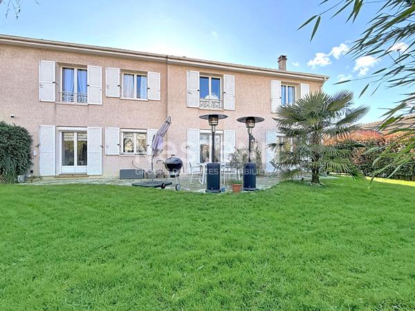 Visite virtuelle disponible : Maison Guyancourt Quartier Europe WEST PARK , 164m², plus de 185m² utiles, 4 chambres dont 1 suite parentale.