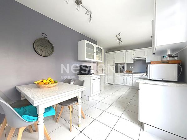Visite virtuelle disponible : Maison Guyancourt Quartier Europe WEST PARK , 164m², plus de 185m² utiles, 4 chambres dont 1 suite parentale.