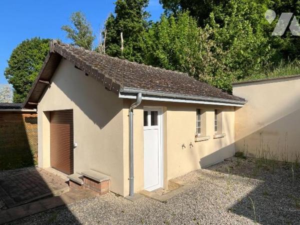 Maison à vendre à BAR SUR SEINE (10110), AUBE. Au calme, pavillon de 90 m² habitables en bon ét...