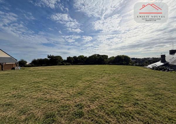Terrain 747 m² à Pleubian , plat, viabilisé, libre de constructeur et proche du bourg