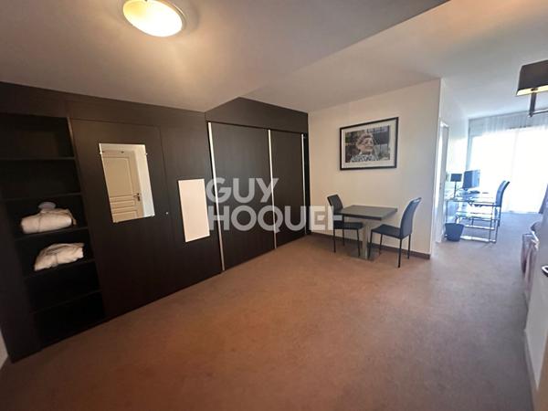 Investissement locatif sécurisé T2 de 50m2 meublé avec terrasse et services 4 étoiles