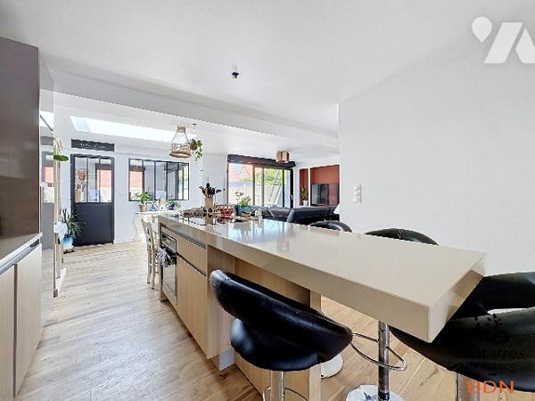 Malo Terminus, maison de 143 m2 environ; 3 chambres, un atelier, un jardin, un garage, une cave.