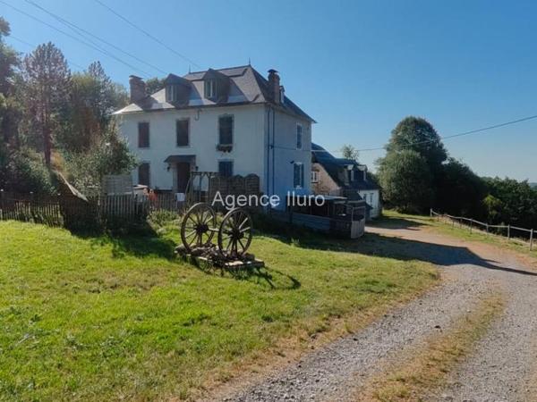 Maison - Entre oloron et pau - Réf.:205170 Entre Oloron et Pau -MAGNIFIQUE FERME sur + de 6 Ha de terres libres