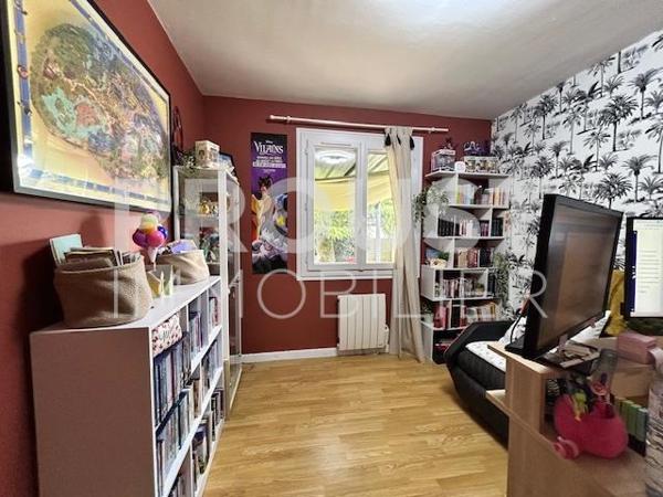 Exclusivité Plain-pied de 116 m² à Fressines, 4 chambres jardin et garage.