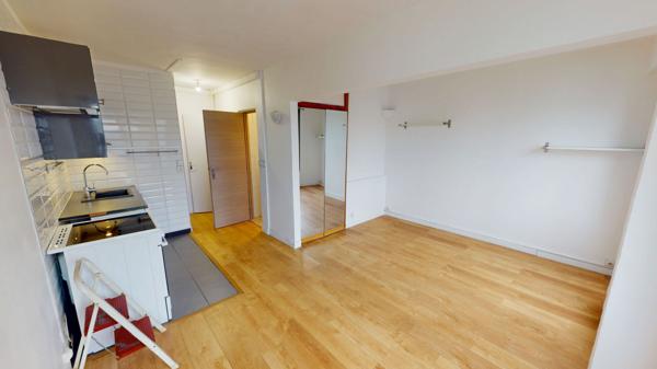 Studio 25 m² - Rue Manin - 5ème étage