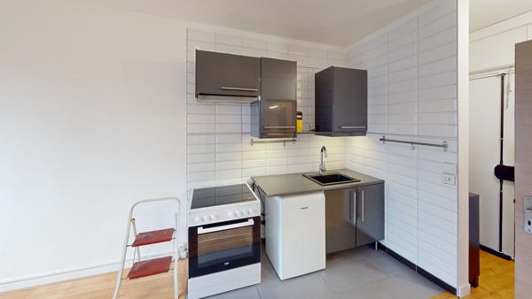 Studio 25 m² - Rue Manin - 5ème étage