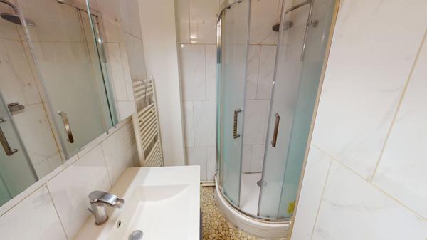 Studio 25 m² - Rue Manin - 5ème étage