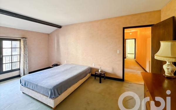 Maison à vendre    7 pièces •  Sérignan-du-Comtat