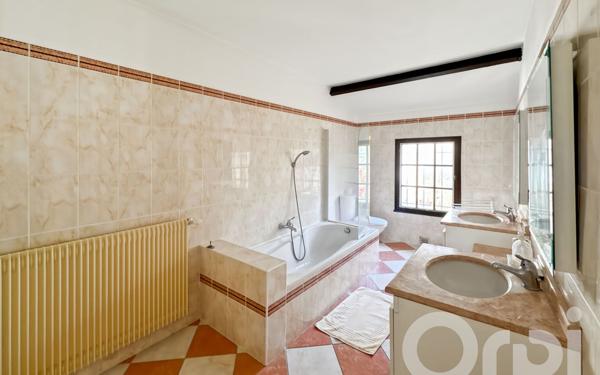 Maison à vendre    7 pièces •  Sérignan-du-Comtat