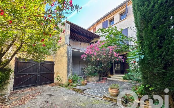 Maison à vendre    7 pièces •  Sérignan-du-Comtat