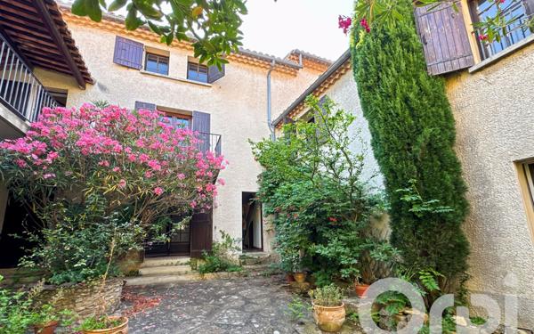 Maison à vendre    7 pièces •  Sérignan-du-Comtat