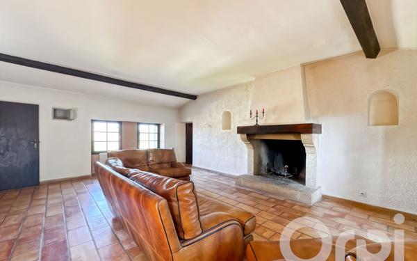 Maison à vendre    7 pièces •  Sérignan-du-Comtat