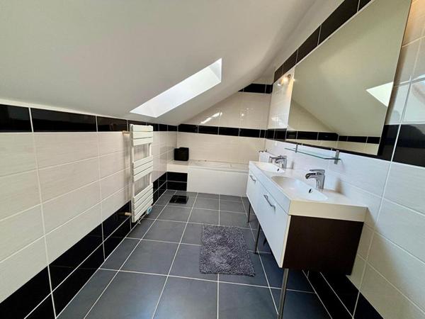 Longère rénovée de 230 m² sur 3,5 hectares, sans vis à vis, 5 chambres