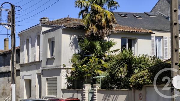 Maison à vendre  5 pièces - 120 m 2   SAINTES  - 17
