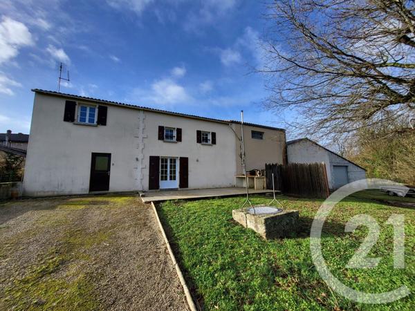 Maison à vendre  5 pièces - 120 m 2   SAINTES  - 17